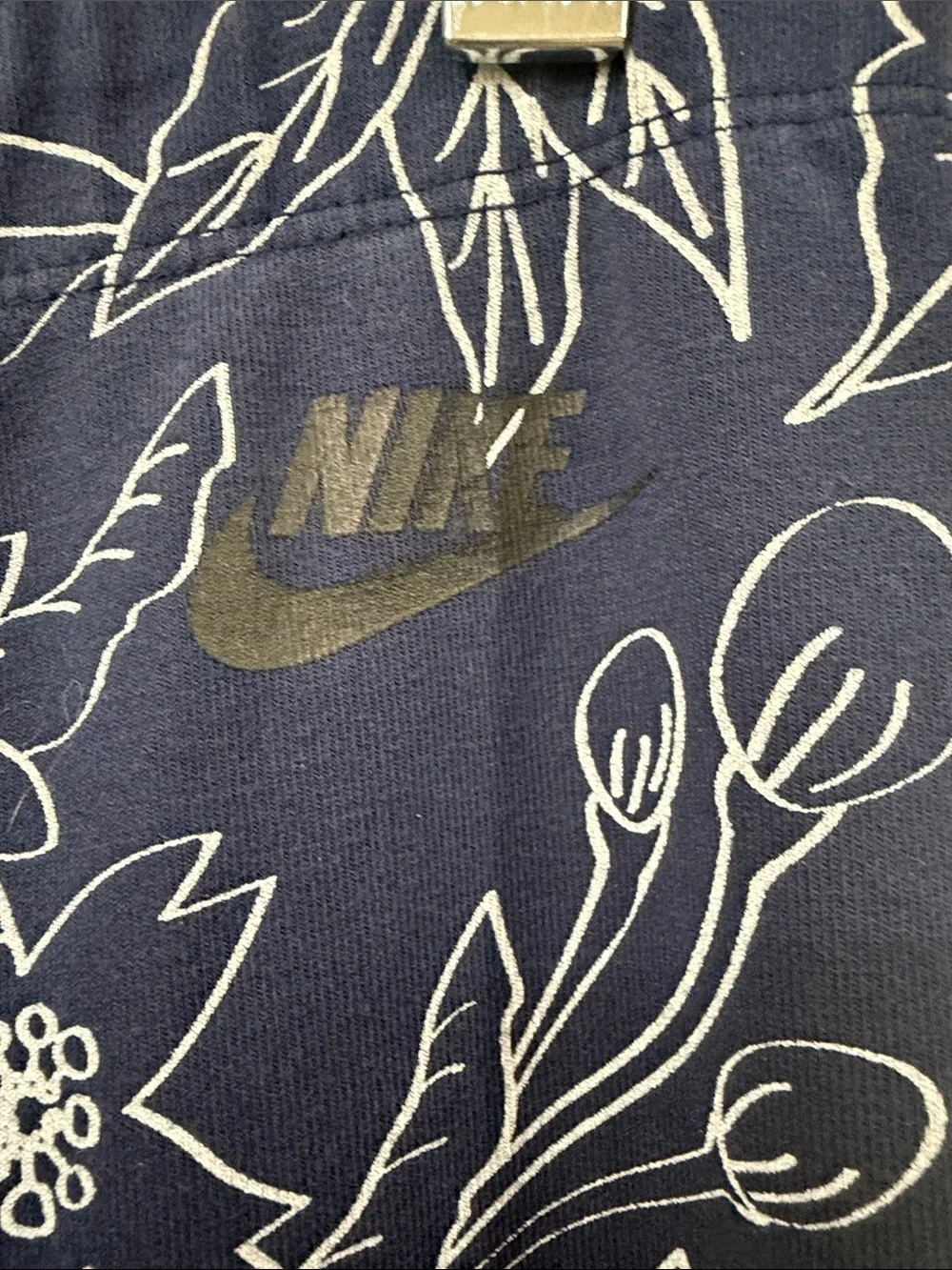 EUC Nike Navy Floral Outline Leggings